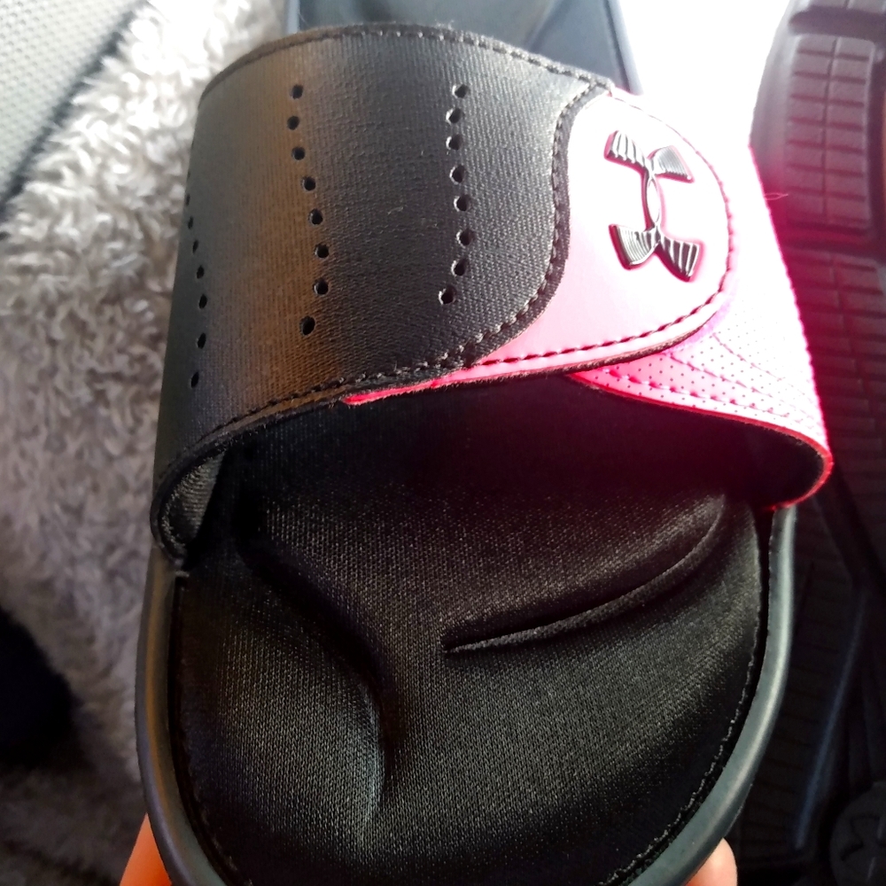 Under Armour Women's Size 7 Athletic Shoes.